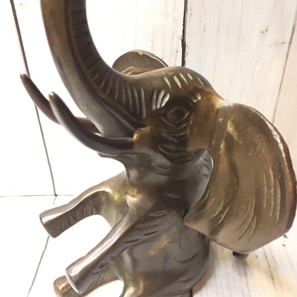Large Sitting Brass Elephant Brutalist Carved India Trump Up Large Ears Long Tru - Picture 5 of 13